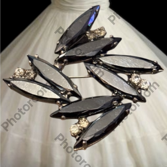 Very Rare Find - Black Crystal Statement Brooch - Picture 2 of 10
